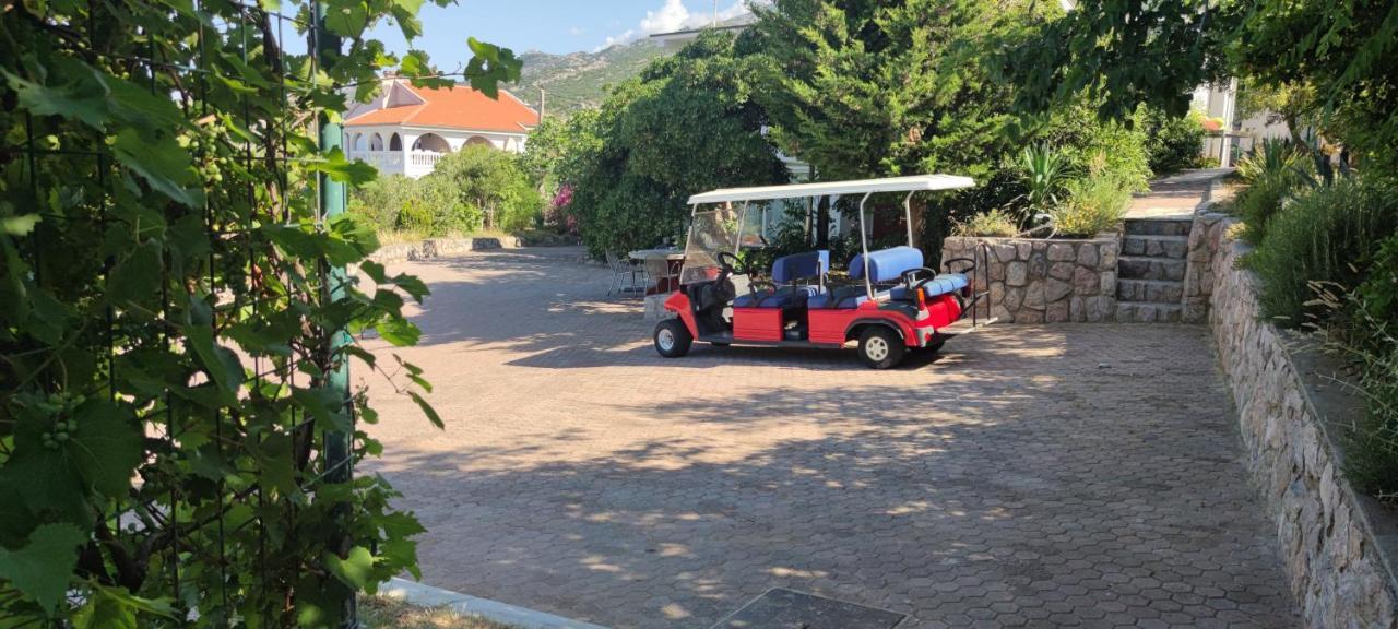 Resort Haus Toma Цезарица Екстериор снимка