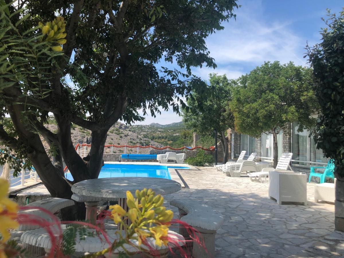 Resort Haus Toma Цезарица Екстериор снимка